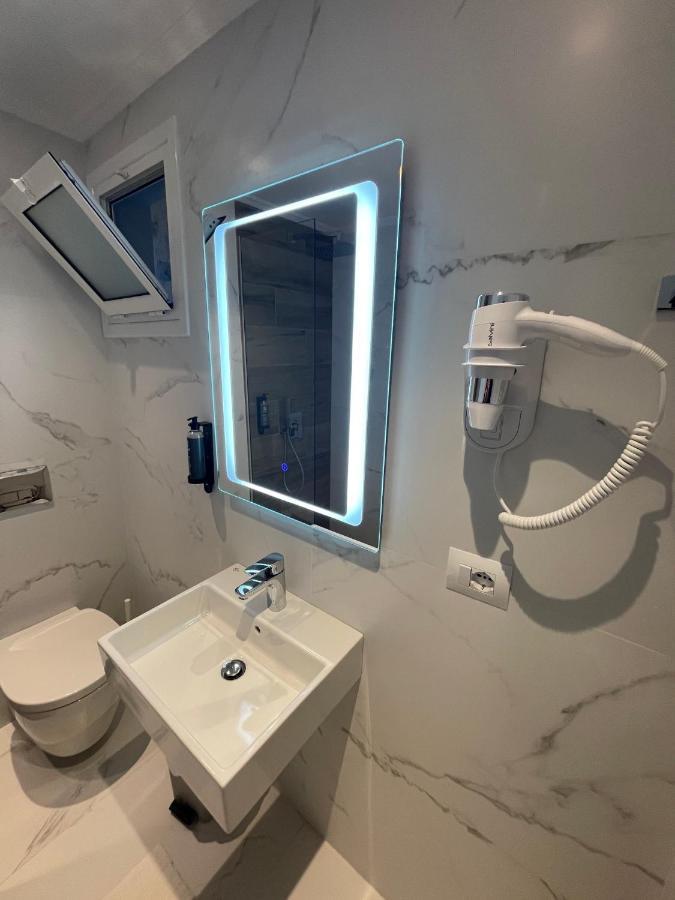Hotel Aulona Sarandë Eksteriør billede